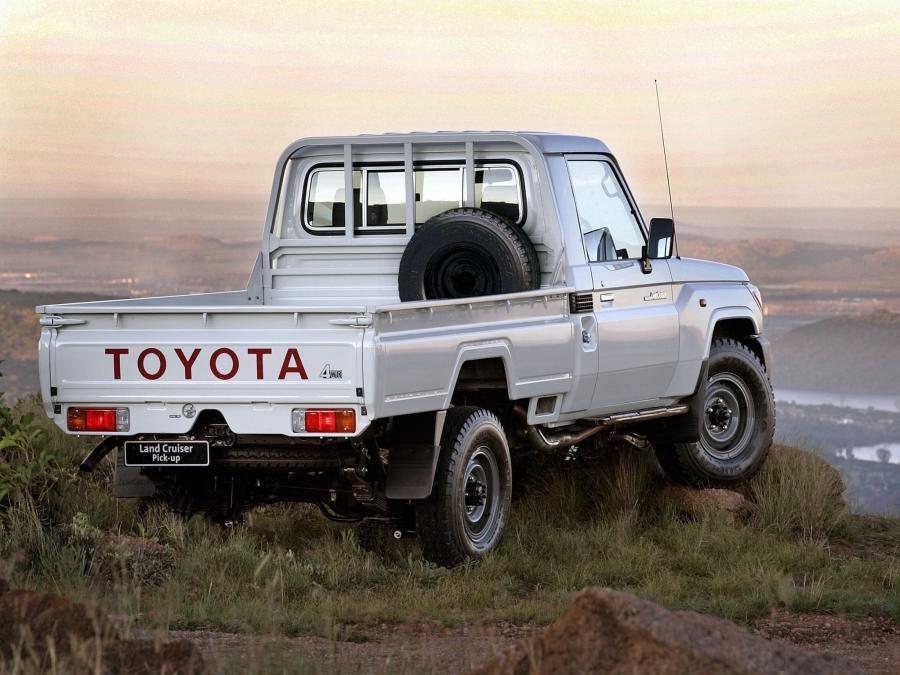  Toyota Land Cruiser 70 Pickup 2007 года  (ZA) (фото 6 из 12)
